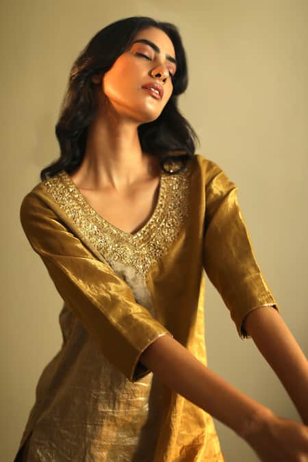 Shorshe Clothing_Gold Handloom Tissue V Neck Kurta And Salwar Set _Online_at_Aza_Fashions
