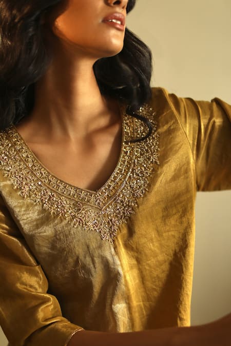 Shorshe Clothing_Gold Handloom Tissue V Neck Kurta And Salwar Set _at_Aza_Fashions