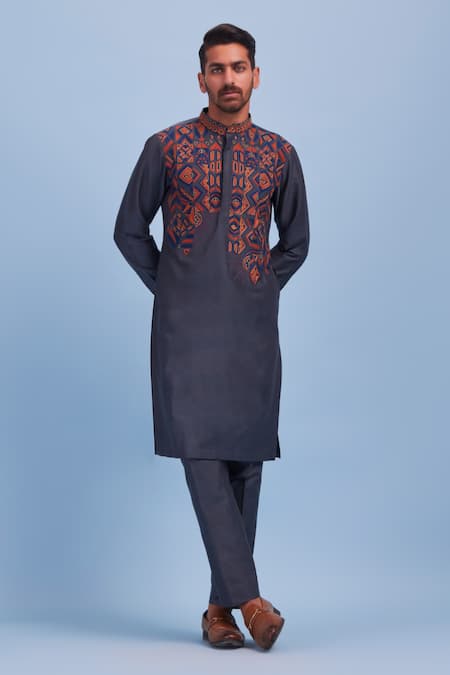 Diyarajvvir Cotton Silk Embroidered Kurta Set 