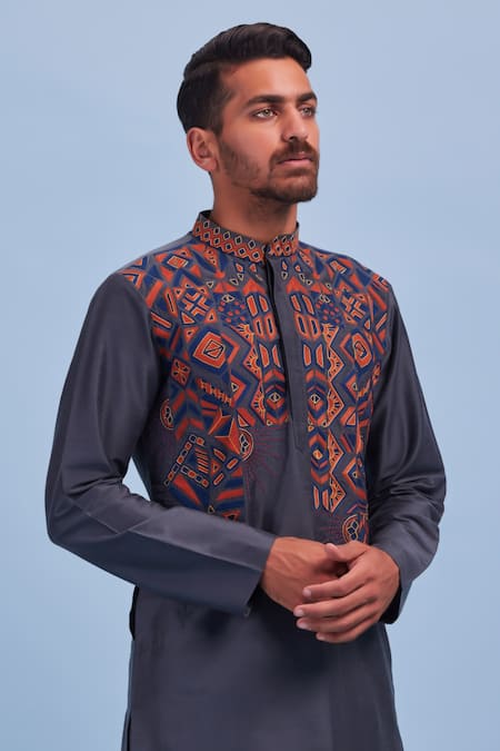 Diyarajvvir Cotton Silk Embroidered Kurta Set 