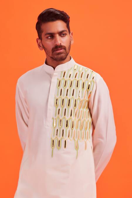 Diyarajvvir Cotton Silk Embroidered Kurta Set 