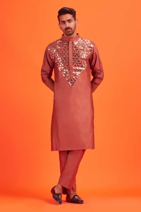 Diyarajvvir Cotton Silk Embroidered Kurta 