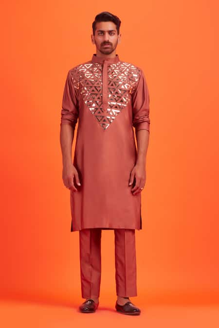 Diyarajvvir Cotton Silk Embroidered Kurta 