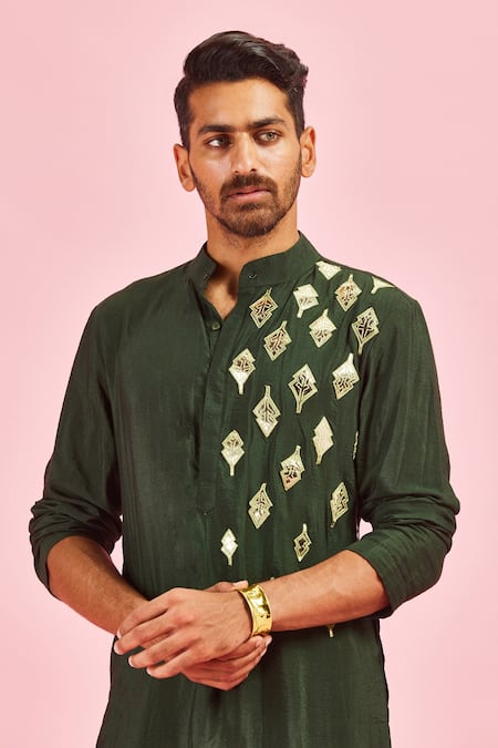 Diyarajvvir Cotton Silk Embroidered Kurta 