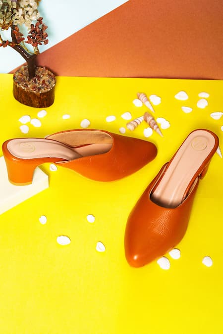 NR BY NIDHI RATHI Brown Plain Leather Block Mules