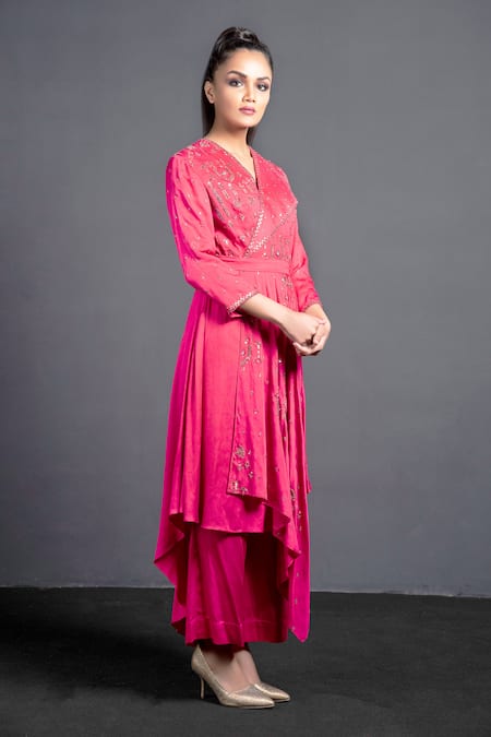Neha & Tarun Peach Modal Satin Cotton V Neck Embroidered Asymmetric Angrakha Set Online at Aza Fashions Neha & Tarun_Peach Modal Satin Cotton V Neck Embroidered Asymmetric Angrakha Set _Online_at_Aza_Fashions