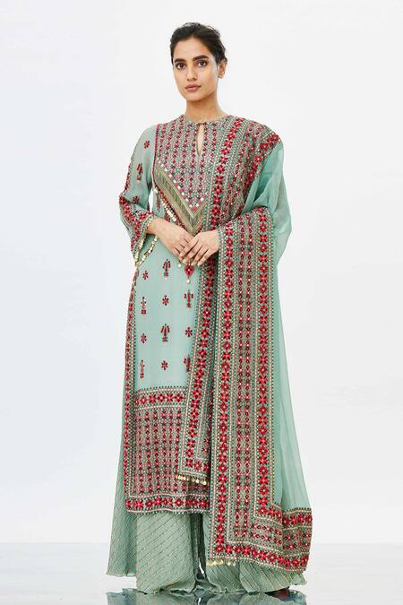 Nakul Sen Embroidered Kurta Set 