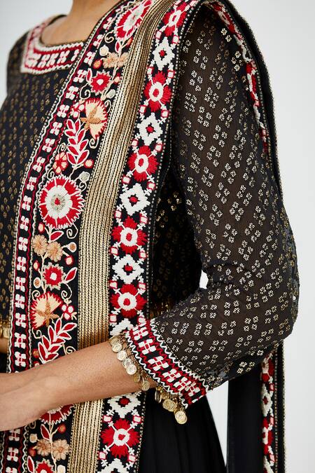 Buy Nakul Sen Black Chiffon Round Embroidered Lehenga Set Online at Aza Fashions Buy_Nakul Sen_Black Chiffon Round Embroidered Lehenga Set_Online_at_Aza_Fashions