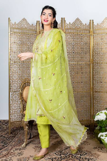 Nadima Saqib Green Kurta Chanderi Pants Dupion Silk And Dupatta Organza Resham & & Set Online at Aza Fashions Nadima Saqib_Green Kurta Chanderi Pants Dupion Silk And Dupatta Organza Resham & & Set _Online_at_Aza_Fashions