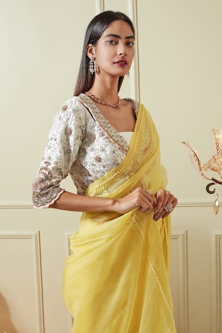 Which color blouse will match a yellow saree? - Quora