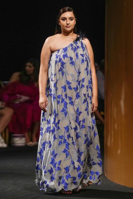 Not So Serious By Pallavi Mohan Green Viscose Jacquard And Crepe Embroidered Feather Trims One Gown Online at Aza Fashions Not So Serious By Pallavi Mohan_Green Viscose Jacquard And Crepe Embroidered Feather Trims One Gown _Online_at_Aza_Fashions