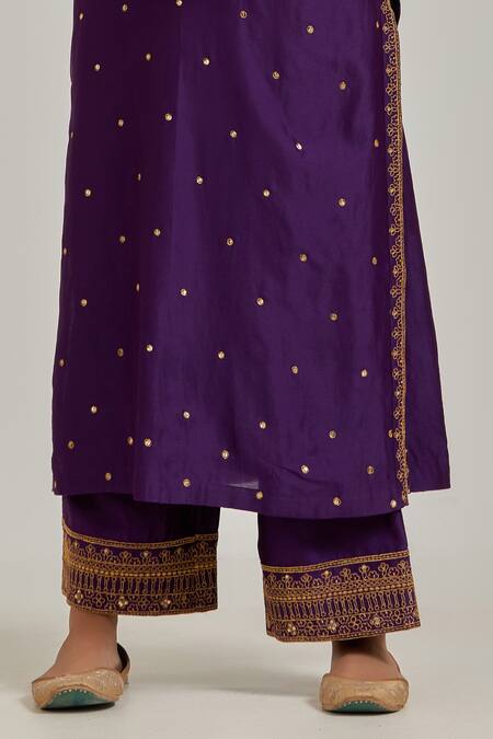 Ikshita Choudhary_Purple Chanderi Silk Floral, Sequin V Neck Kurta And Pant Set_at_Aza_Fashions