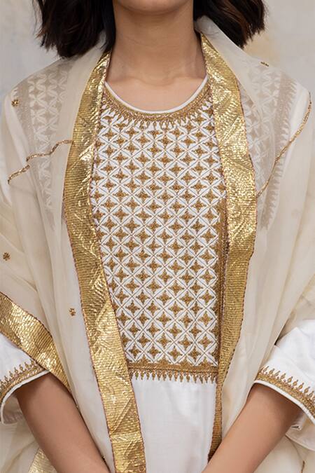 Nirjara White Organza Silk Aari Embroidery, Pita Dilraz Dupatta at Aza Fashions Nirjara_White Organza Silk Aari Embroidery, Pita Dilraz Dupatta _at_Aza_Fashions