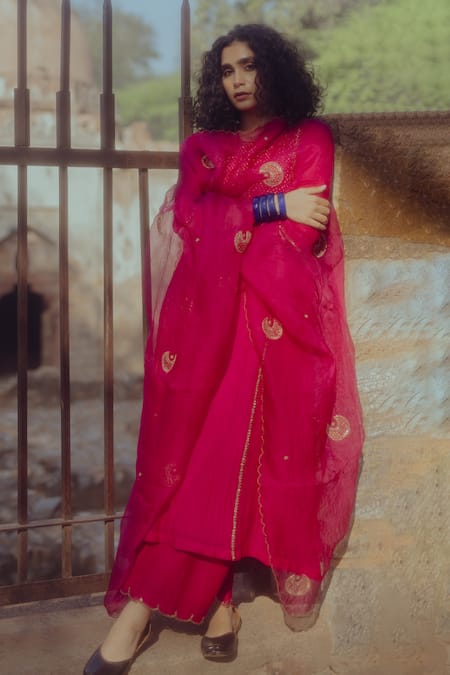 Nirjara Pink Organza Silk Embroidered Nakshi Peeta Chand Dupatta  