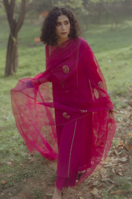 Nirjara_Pink Organza Silk Aari Work, Nakshi Peeta Chand Embroidered Dupatta_Online_at_Aza_Fashions