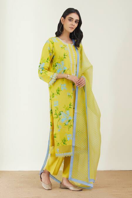 Label Earthen Yellow Cotton Mul Dupatta Organza Silk Round Printed Kurta And Pant Set Online at Aza Fashions Label Earthen_Yellow Cotton Mul Dupatta Organza Silk Round Printed Kurta And Pant Set _Online_at_Aza_Fashions