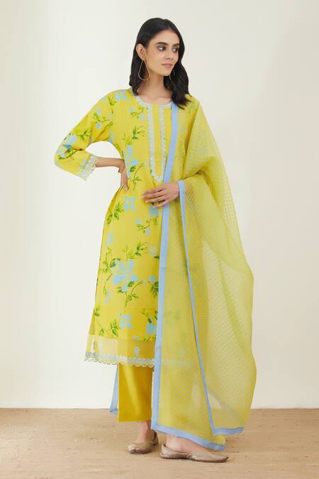 Shop Label Earthen Yellow Cotton Mul Dupatta Organza Silk Round Printed Kurta And Pant Set Online at Aza Fashions Shop_Label Earthen_Yellow Cotton Mul Dupatta Organza Silk Round Printed Kurta And Pant Set _Online_at_Aza_Fashions