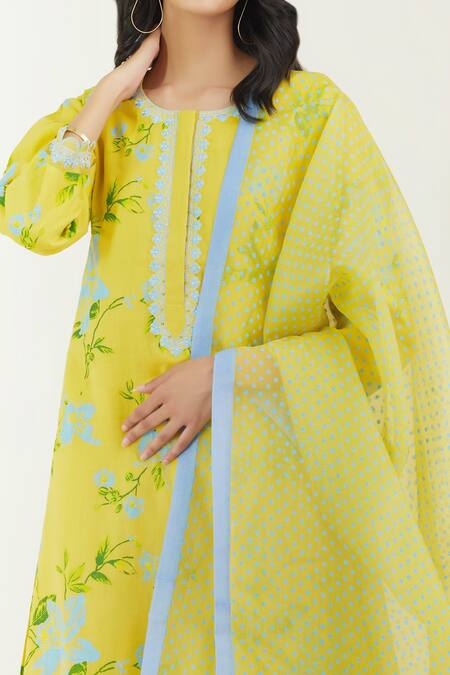 Label Earthen Yellow Cotton Mul Dupatta Organza Silk Round Printed Kurta And Pant Set at Aza Fashions Label Earthen_Yellow Cotton Mul Dupatta Organza Silk Round Printed Kurta And Pant Set _at_Aza_Fashions