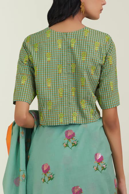 Label Earthen Green Cotton Mul Round Printed Saree With Blouse at Aza Fashions Label Earthen_Green Cotton Mul Round Printed Saree With Blouse _at_Aza_Fashions