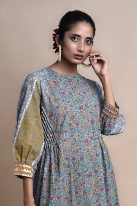 Shop Barahmasi Grey Handloom Cotton Flower Print Kurta Set at Aza Fashions Shop_Barahmasi_Grey Handloom Cotton Flower Print Kurta Set_at_Aza_Fashions