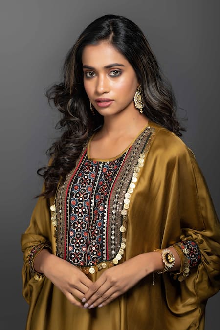 Shop_Prahnaaya_Yellow Satin Silk Round Embroidered Kurta Set _Online_at_Aza_Fashions