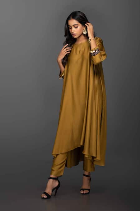 Prahnaaya_Yellow Satin Silk Round Embroidered Kurta And Pant Set _Online_at_Aza_Fashions
