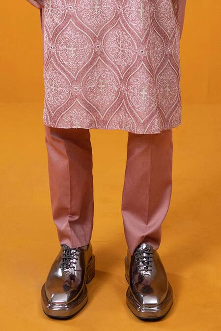 Wabi Sabi By Anshum-Ritesh_Pink Chanderi Embroidery Ogee Opulence Kurta Set _at_Aza_Fashions