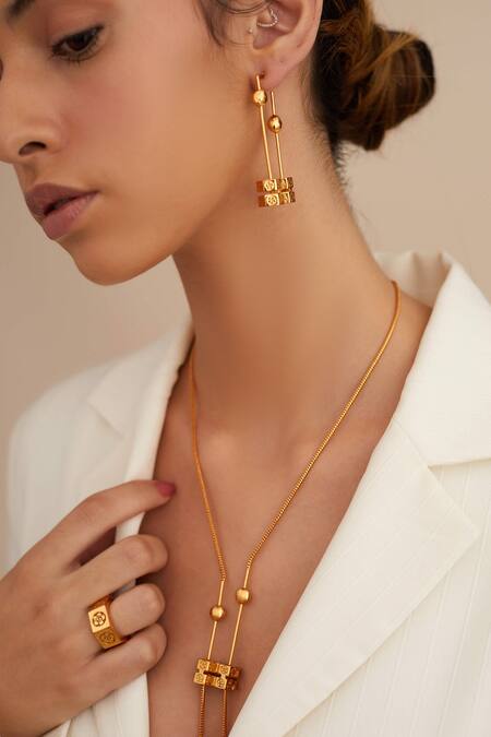 Buy_Outhouse_Gold Plated Poppi Lever Necklace _Online_at_Aza_Fashions