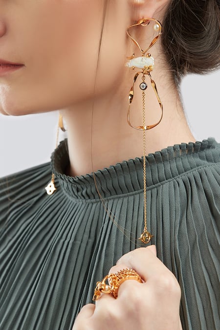 22k Gold Long Traditional Earring - AjEr65045 - US$ 1,550 - 22k Gold Long  Traditional Earring For Ladies. Long Jhumkhi Earrings are designed with  detailed filig