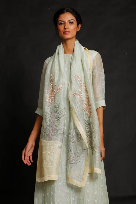 Buy_Oja_Blue 30% Silk, 70% Linen Handloom Embroidered Kurta Set _Online_at_Aza_Fashions