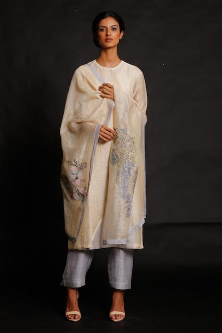 Oja_Green 30% Silk, 70% Linen Handloom Embroidered Kurta Set _Online_at_Aza_Fashions