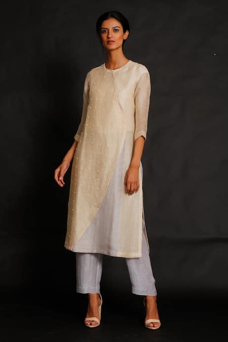 Buy_Oja_Green 30% Silk, 70% Linen Handloom Embroidered Kurta Set _Online_at_Aza_Fashions