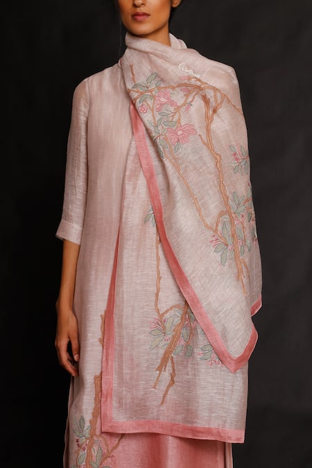 Buy_Oja_Pink 30% Silk, 70% Linen Handloom Embroidered Kurta Set _Online_at_Aza_Fashions