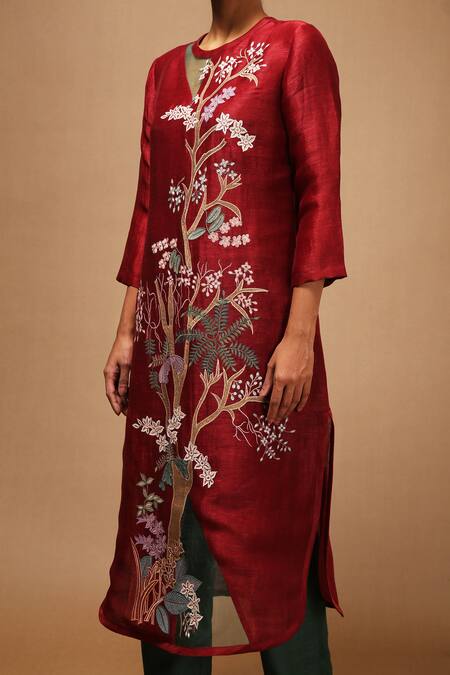 Oja Maroon 30% Silk, 70% Linen Handloom Applique Kurta And Pant Set Online at Aza Fashions Oja_Maroon 30% Silk, 70% Linen Handloom Applique Kurta And Pant Set _Online_at_Aza_Fashions