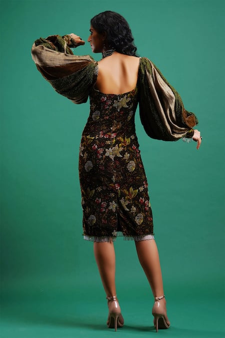 Shop Nidhi Yasha Green Viscose Embroidery Scoop Neck Printed Dress at Aza Fashions Shop_Nidhi Yasha_Green Viscose Embroidery Scoop Neck Printed Dress _at_Aza_Fashions