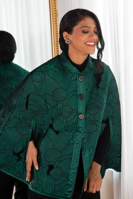 Rhe-Ana Green 100% Polyester Quilted Shirt Collar Anna Pattern Cape at Aza Fashions Rhe-Ana_Green 100% Polyester Quilted Shirt Collar Anna Pattern Cape _at_Aza_Fashions