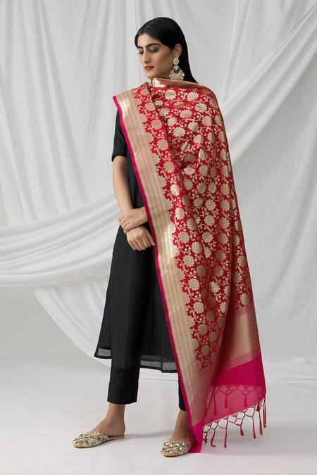 Samyukta Singhania_Red Banarasi Floral Woven Dupatta_Online_at_Aza_Fashions