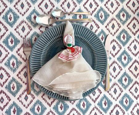 Buy Tessera White Maheshwari Round Table Napkin Set Of 6 Online at Aza Fashions Buy_Tessera_White Maheshwari Round Table Napkin Set Of 6_Online_at_Aza_Fashions