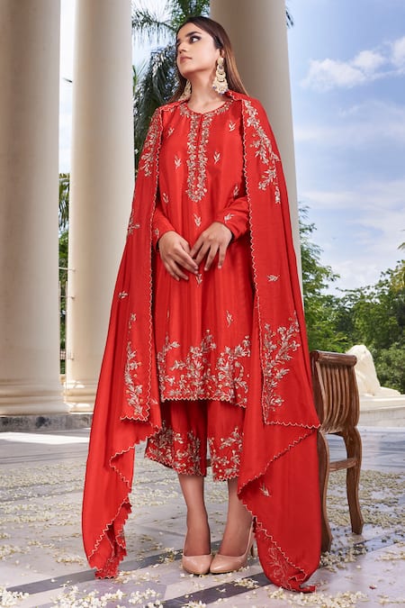 Shop_Prathyusha Garimella_Red Embroidered Kurta Set _at_Aza_Fashions