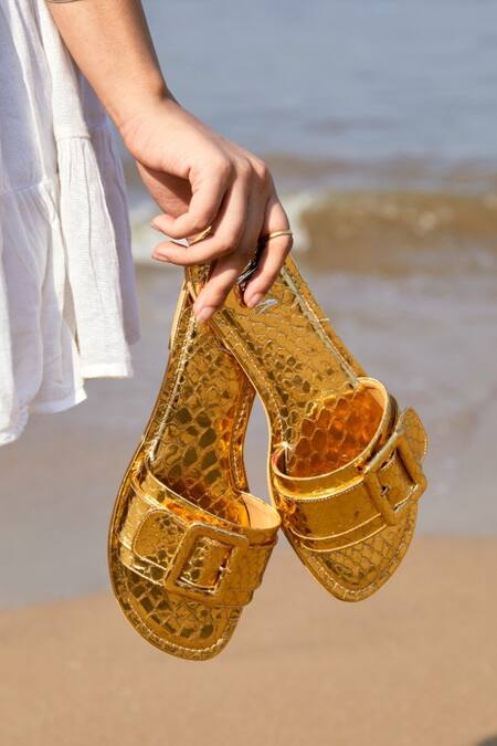 Buy Tiesta Gold Maple Textured Flats Online at Aza Fashions Buy_Tiesta_Gold Maple Textured Flats _Online_at_Aza_Fashions