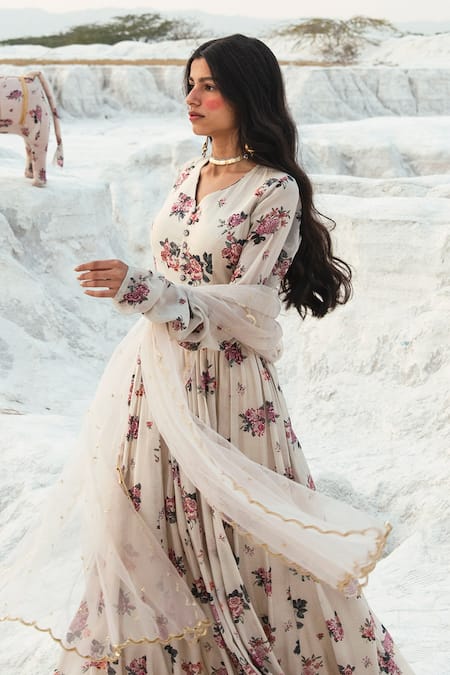 Elegant White Anarkali Dress with Puffed Sleeves | Handme – HANDME