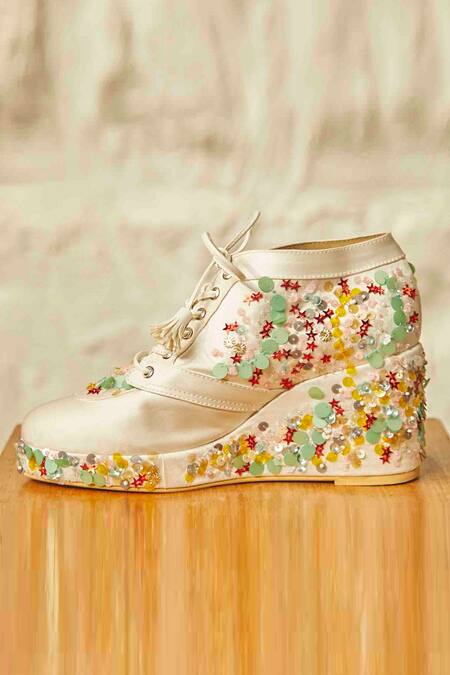 Tiesta White Embroidery Star Sneaker Wedges Online at Aza Fashions Tiesta_White Embroidery Star Sneaker Wedges _Online_at_Aza_Fashions