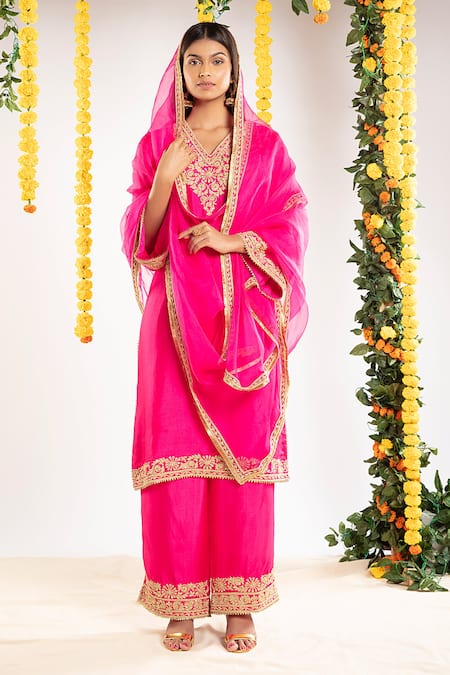 Priyaa Pink Organza, Chnderi Silk Zari And Dori V Neck Kurta Pant Set 