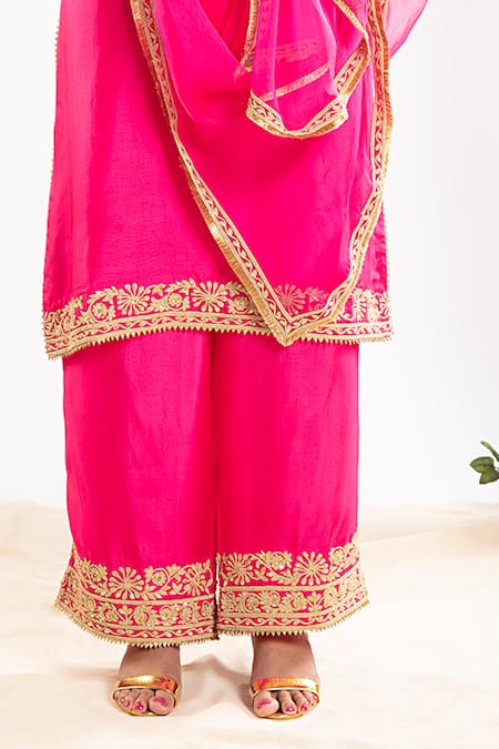 Buy Priyaa Pink Organza, Chnderi Silk Zari And Dori V Neck Kurta Pant Set Online at Aza Fashions Buy_Priyaa_Pink Organza, Chnderi Silk Zari And Dori V Neck Kurta Pant Set _Online_at_Aza_Fashions