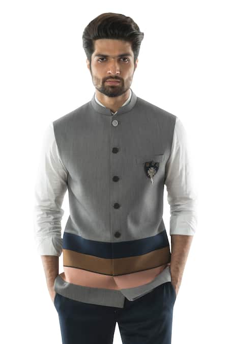 Paarsh Striped Paneled Bundi 