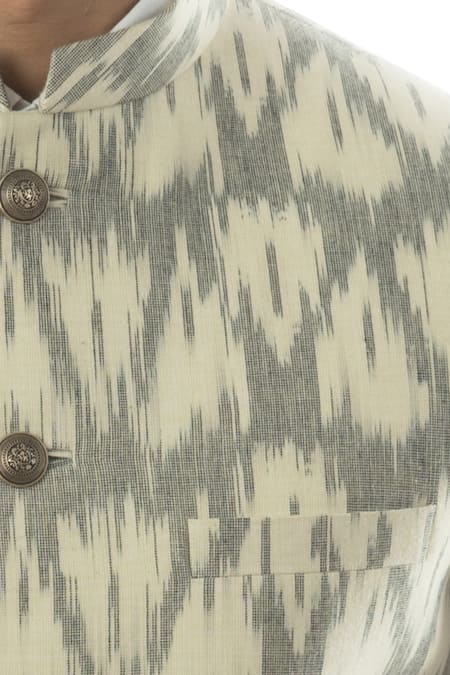 Buy_PAARSH_Grey Cotton Ikat Bundi_Online_at_Aza_Fashions