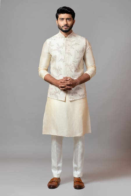 Paarsh Embroidered Bundi & Kurta Set 