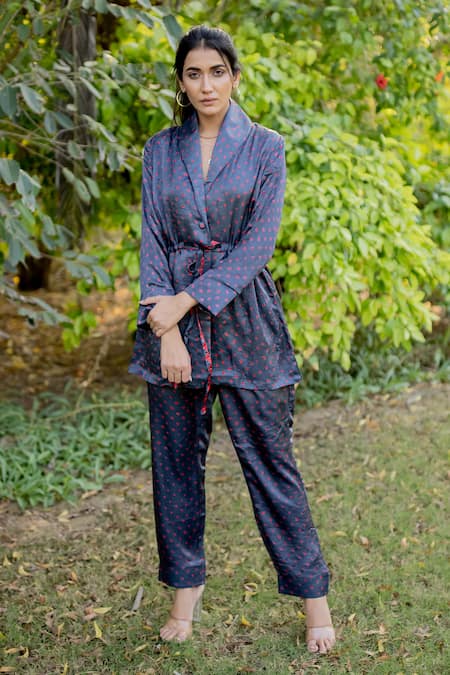 Dyelogue Grey Gajji Silk V Neck Bandhan Jacket And Pant Set