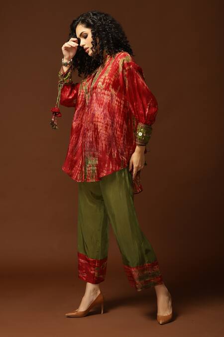 Buy_Capisvirleo_Red Habutai Silk Sequin, Thread And Bead, Tie & Dye Band Tunic & Pant Set _Online_at_Aza_Fashions