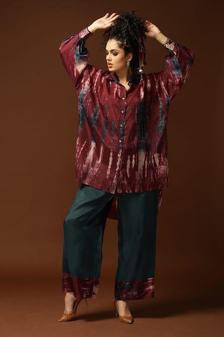 Capisvirleo Maroon Habutai Silk Tie And Dye Collared Neck Tunic & Pant Set 